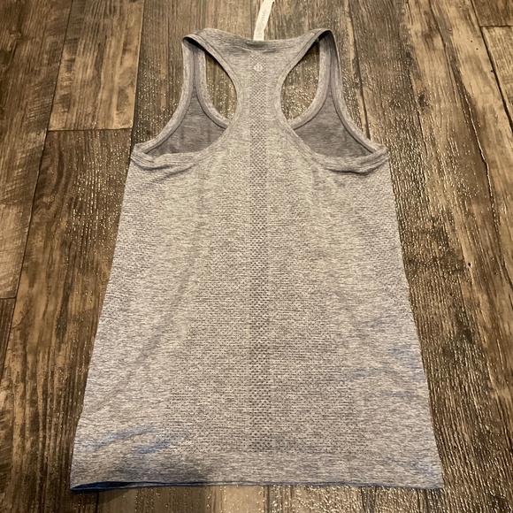 EUC, Lululemon Bundle, Swiftly Tech (4), Studio Black (6), Wunder Under Crop (6) - Picture 4 of 16